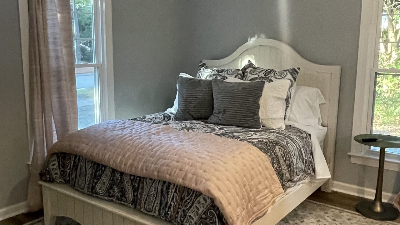 Photo of Bedroom in Downtown