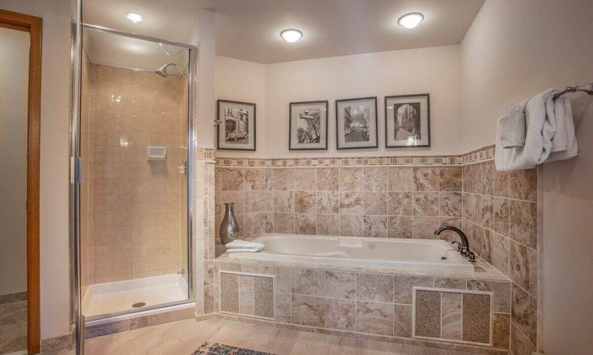 Photo of Bathroom in Warrior's Mark West
