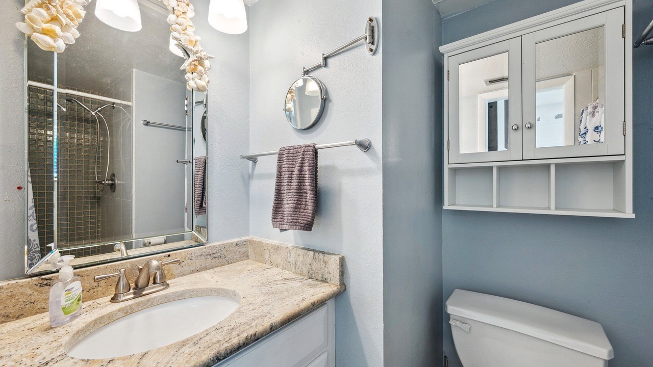 Photo of Bathroom in Anona
