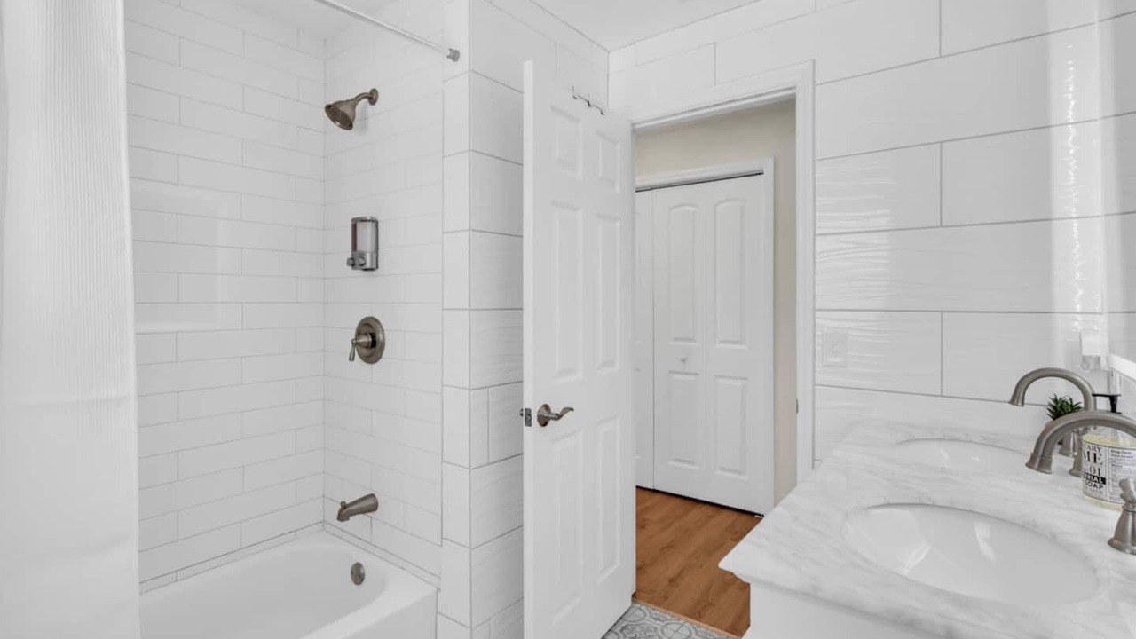 Photo of Bathroom in South Poinsettia