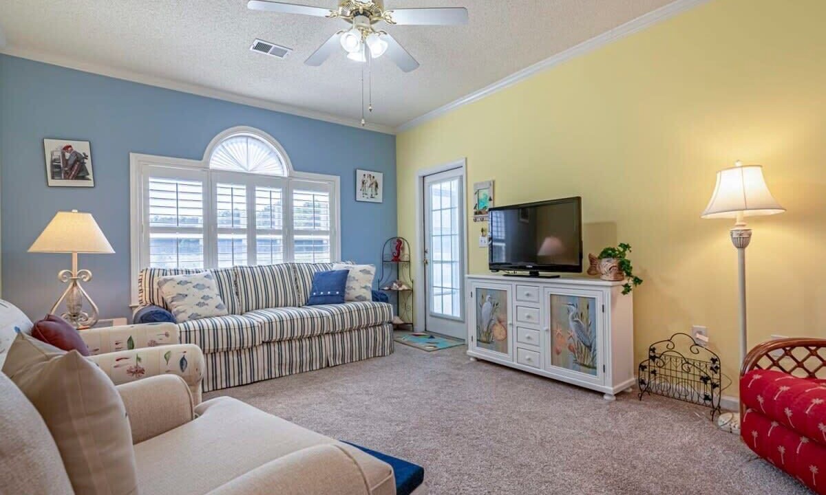 Photo of Livingroom in Carolina Yacht Landing
