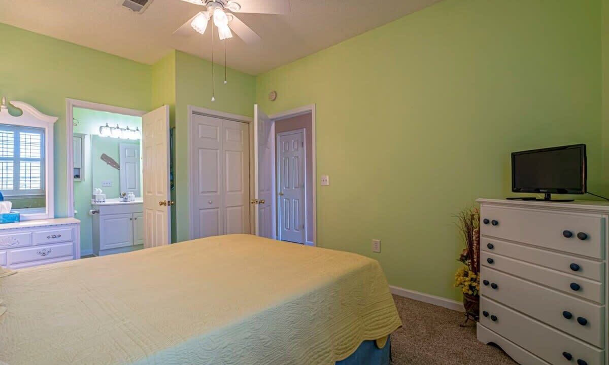Photo of Bedroom in Carolina Yacht Landing