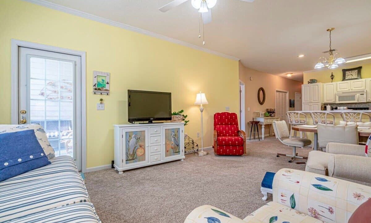 Photo of Livingroom in Carolina Yacht Landing
