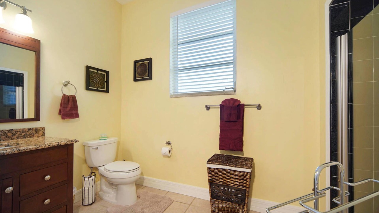 Photo of Bathroom in Caloosahatchee