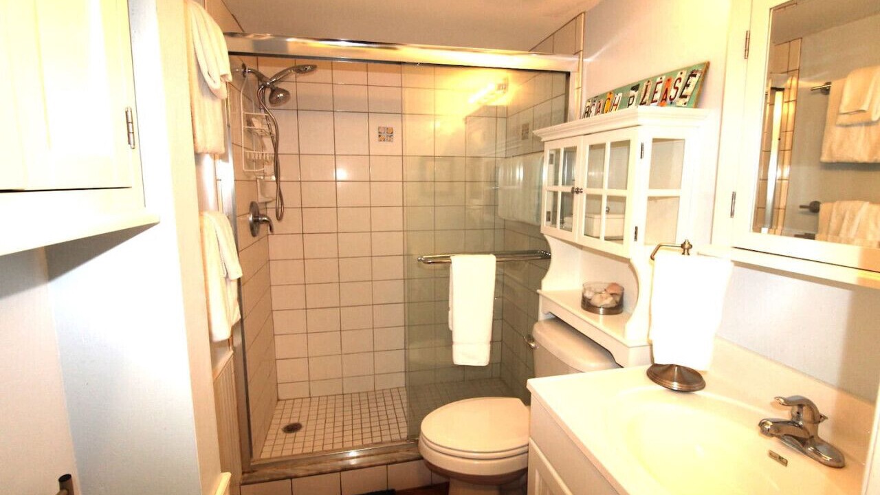 Photo of Bathroom in Sunset Beach