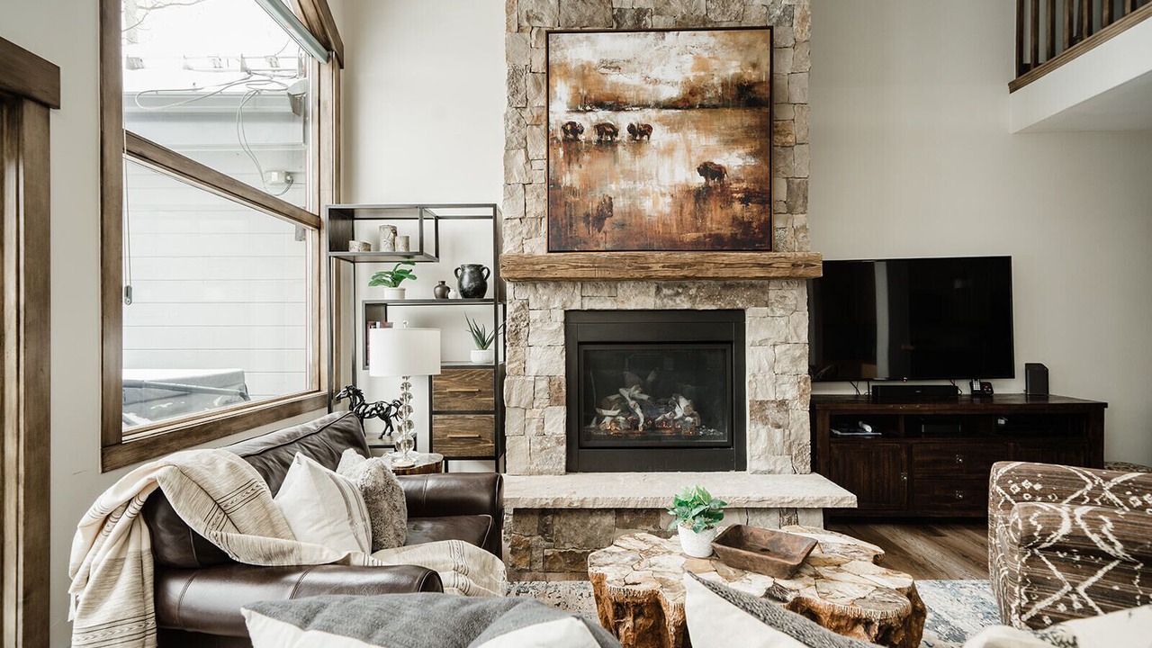 Photo of Livingroom in Peak 8