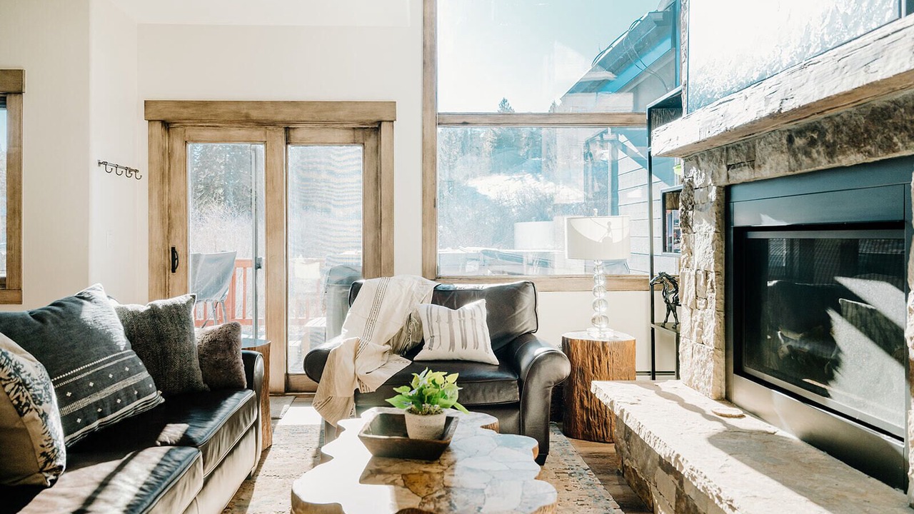 Photo of Bedroom in Peak 8