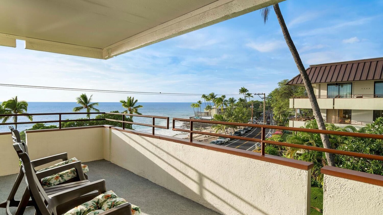 Photo of Patio Balcony in Kahaluu Bay