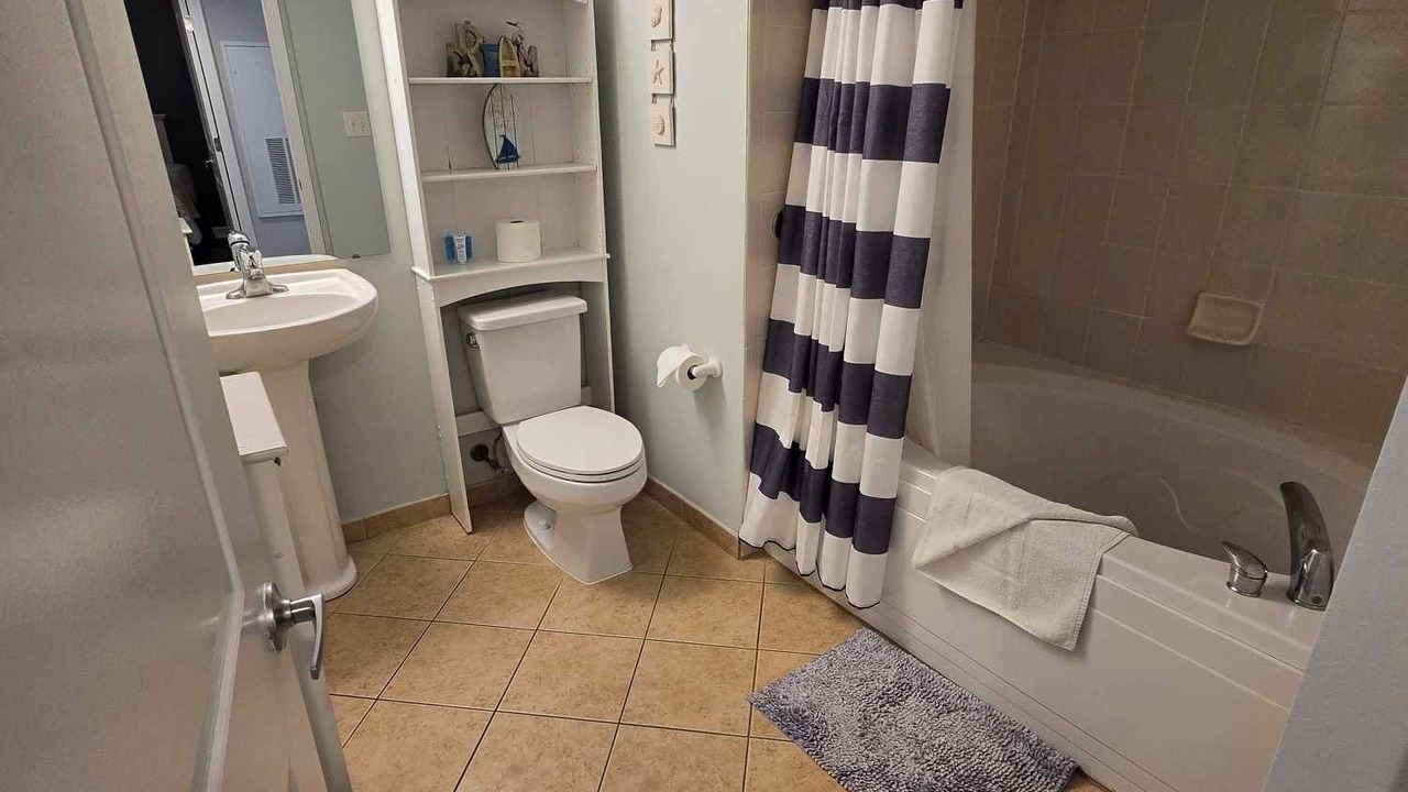 Photo of Bathroom in Ash