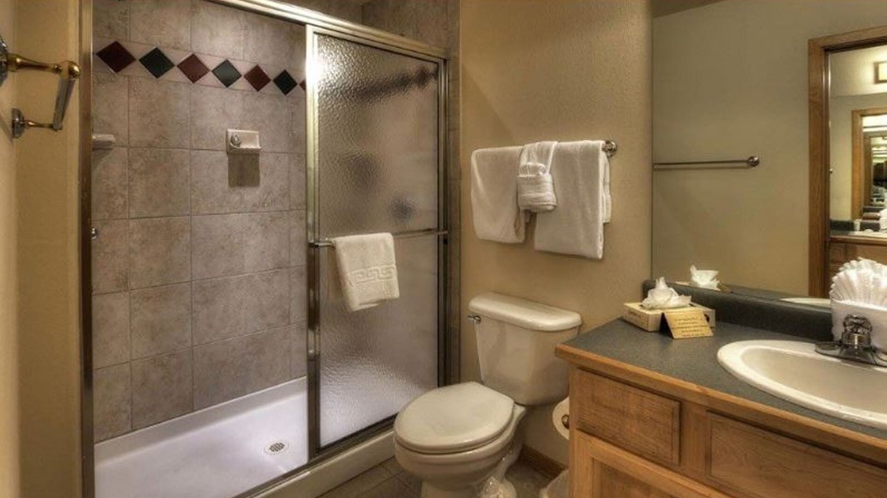 Photo of Bathroom in Four O'Clock