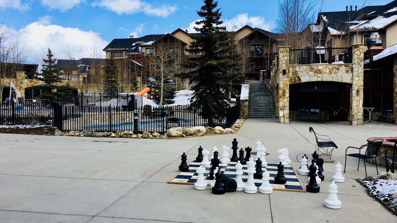 Photo of Outdoor in Four O'Clock