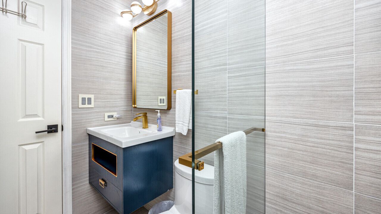 Photo of Bathroom in Pipers Meadow