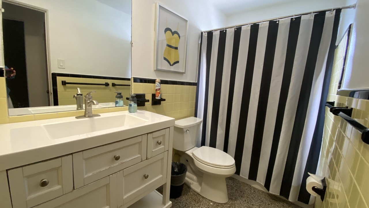 Photo of Bathroom in Largo
