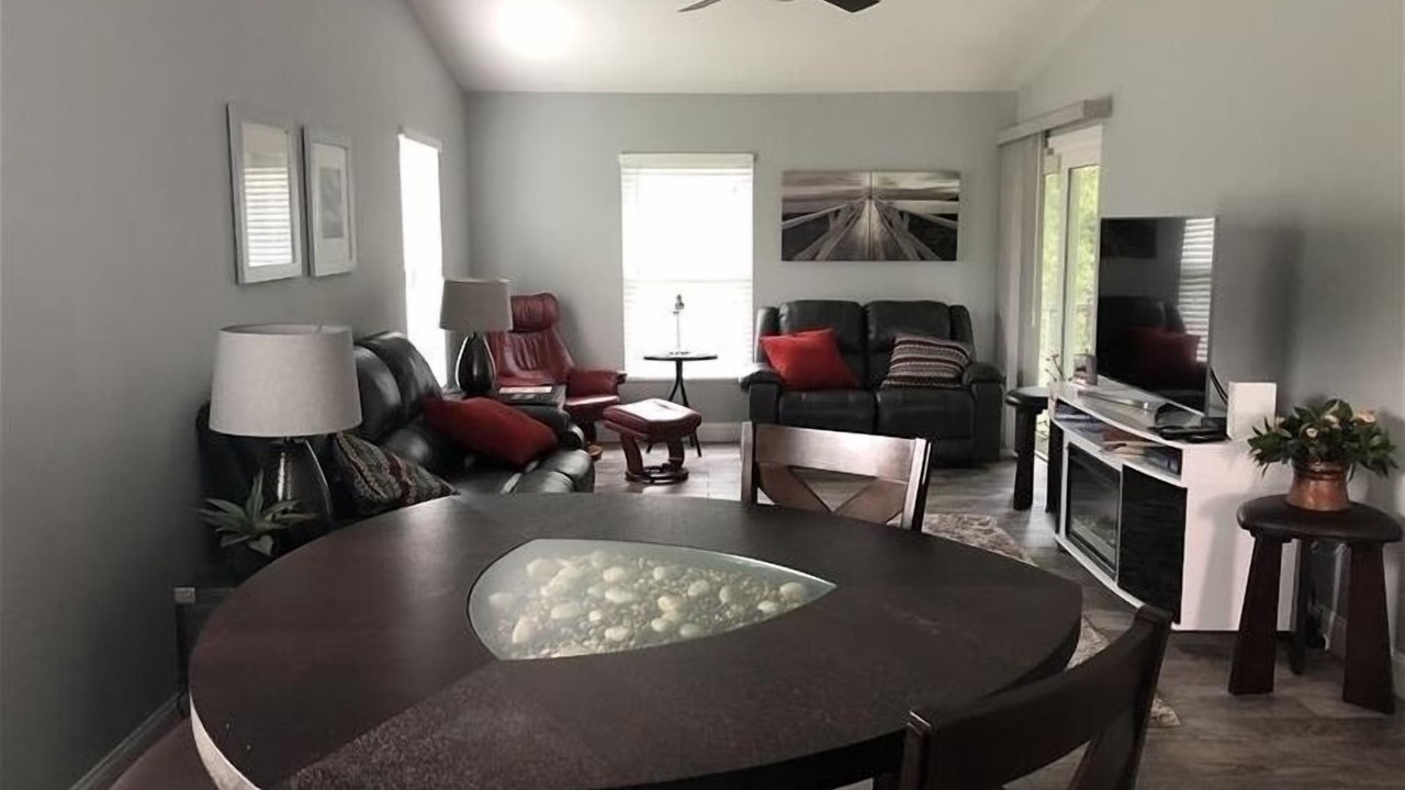 Photo of Bedroom in Capri Isle