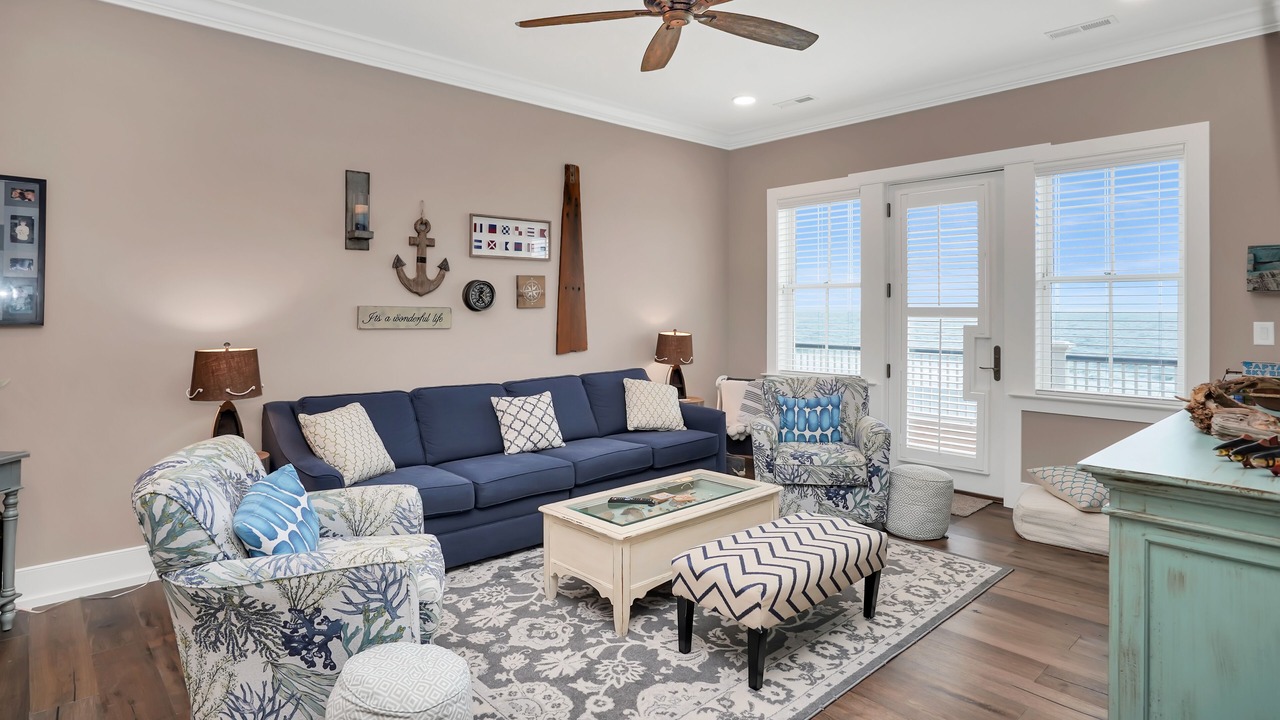 Photo of Livingroom in Inlet Harbour