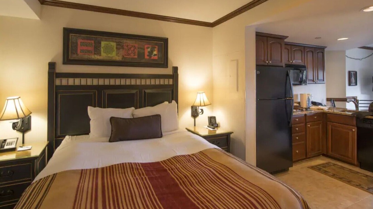 Photo of Bedroom in Peak 9