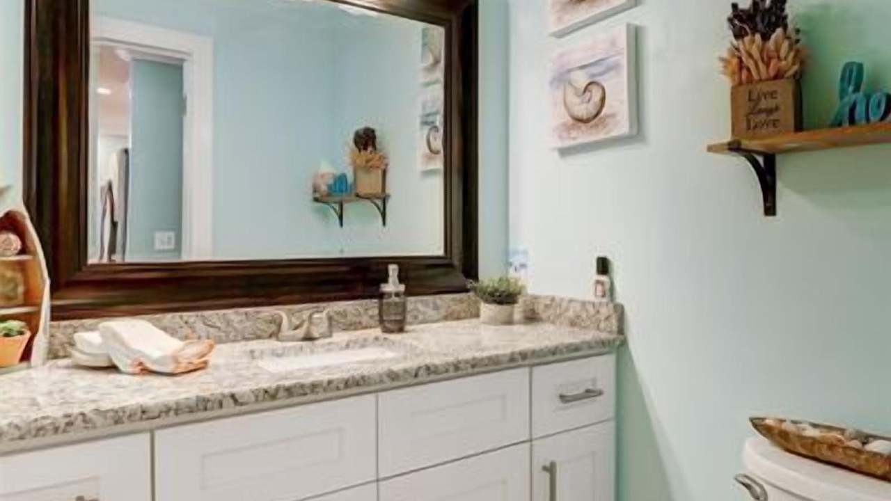 Photo of Bathroom in Anona