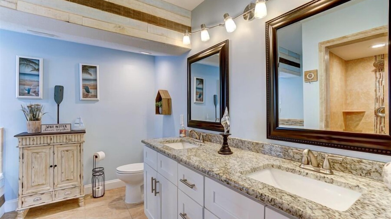Photo of Bathroom in Anona