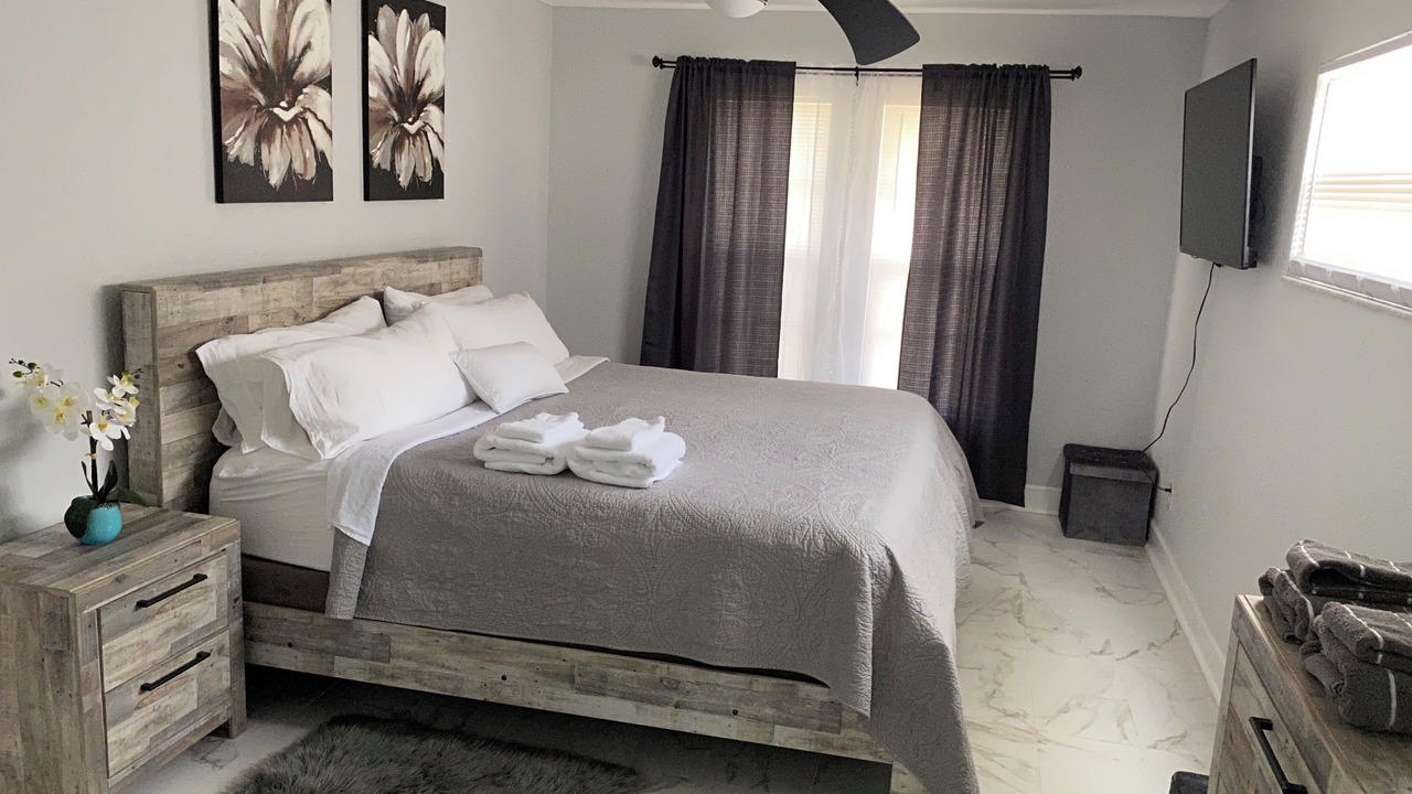 Photo of Bedroom in Somerset Lakes