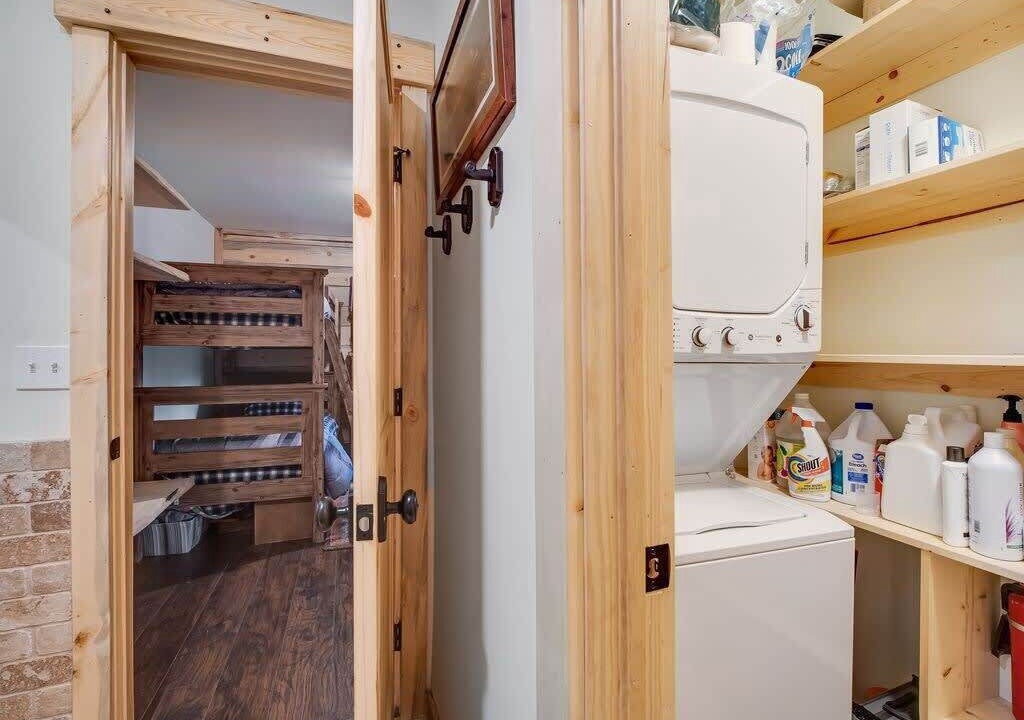 Photo of Bathroom in Peak 8