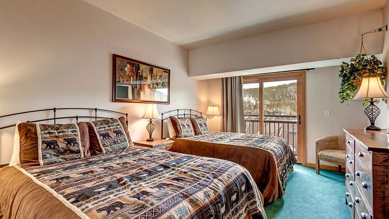 Photo of Bedroom in Peak 9