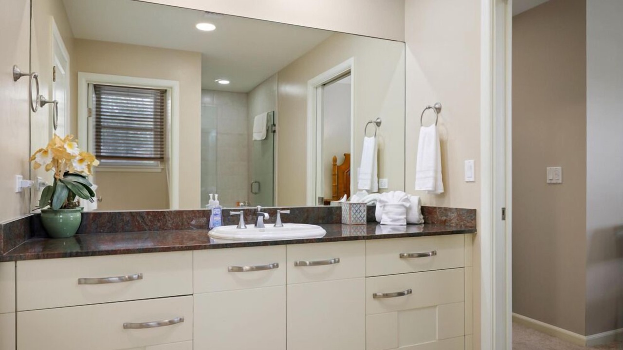Photo of Bathroom in Kahaluu-Keauhou