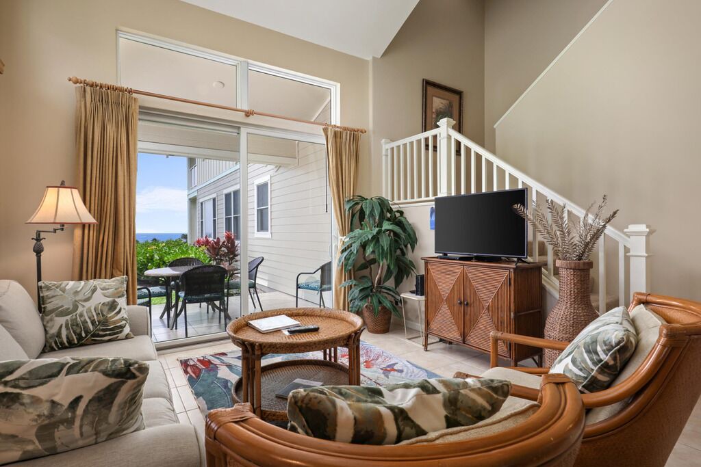 Photo of Livingroom in Kahaluu-Keauhou