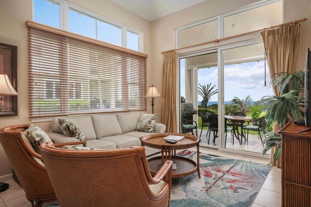 Photo of Livingroom in Kahaluu-Keauhou