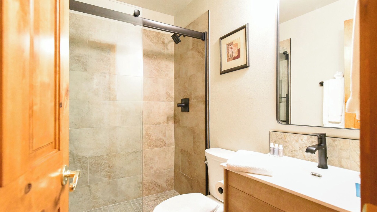 Photo of Bathroom in Four O'Clock