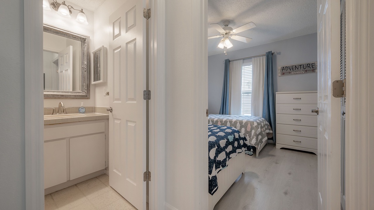 Photo of Bedroom in Capri Isle