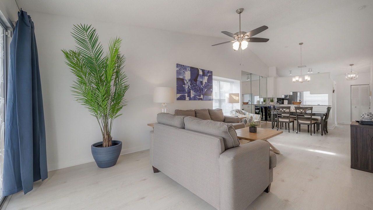 Photo of Livingroom in Capri Isle