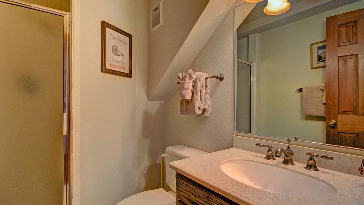 Photo of Bathroom in Warrior's Mark West