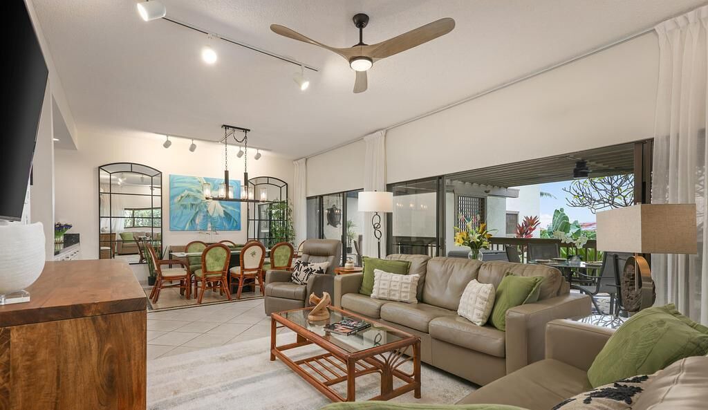 Photo of Livingroom in Kahaluu-Keauhou
