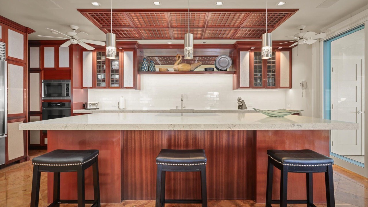 Photo of Kitchen in Kahaluu-Keauhou