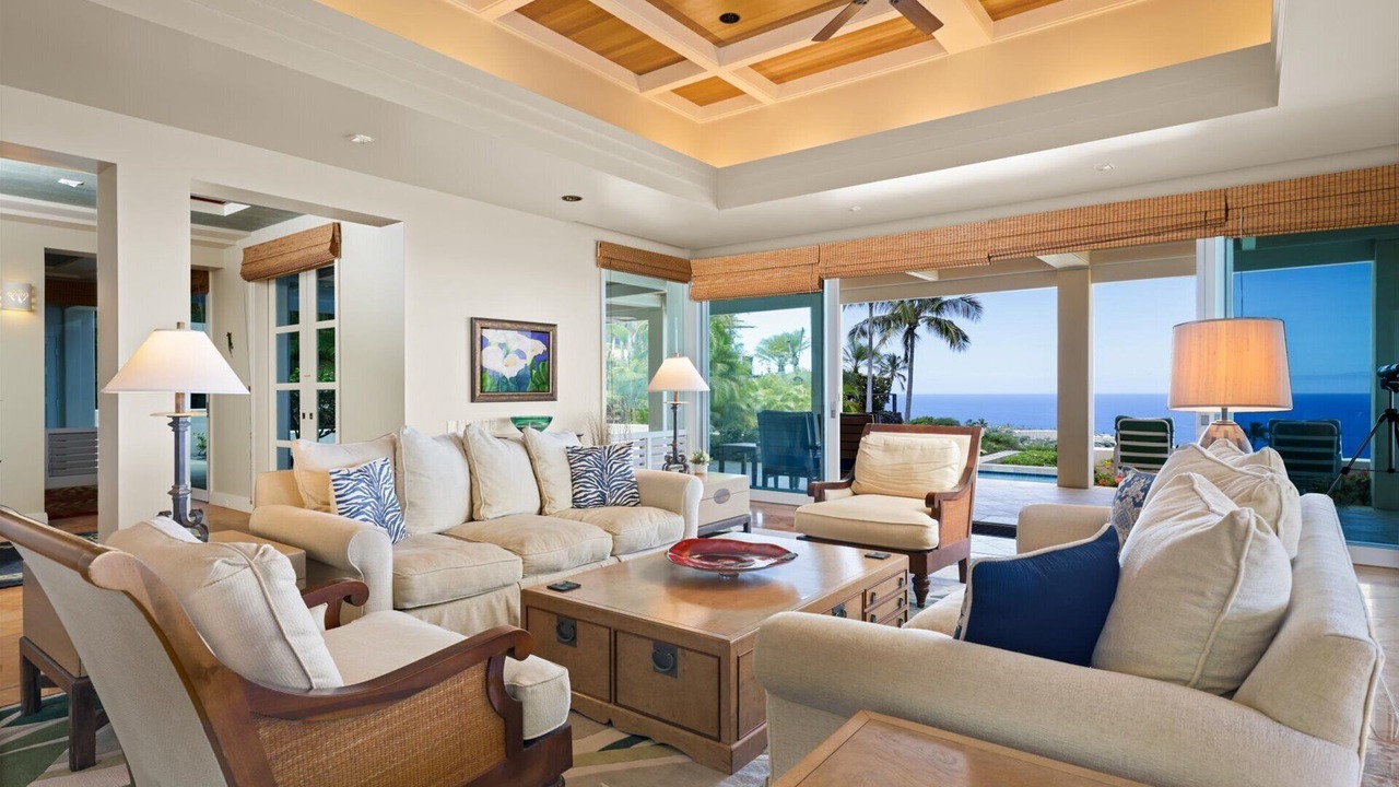 Photo of Livingroom in Kahaluu-Keauhou