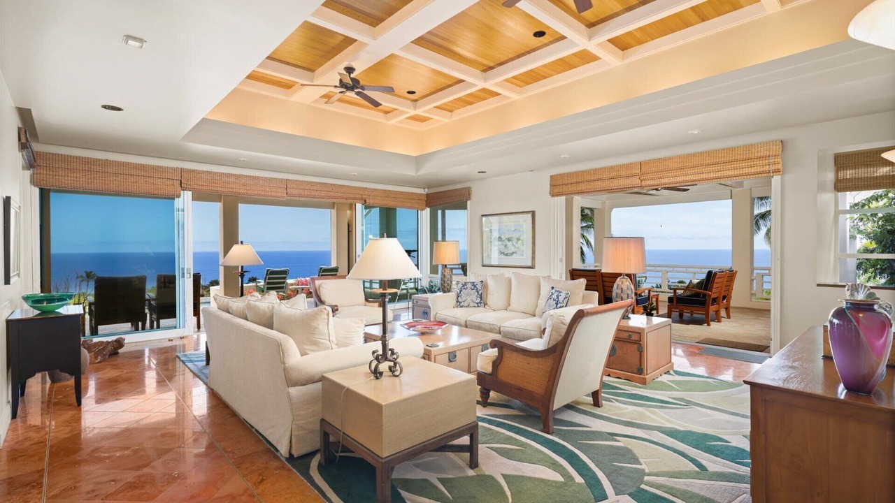 Photo of Livingroom in Kahaluu-Keauhou