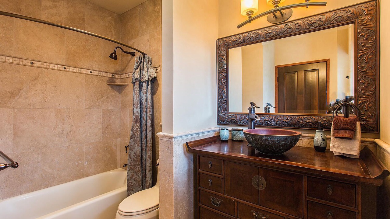 Photo of Bathroom in Kahaluu Bay