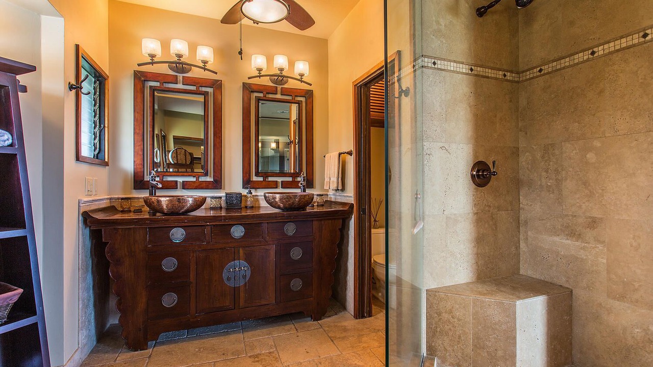 Photo of Bathroom in Kahaluu Bay
