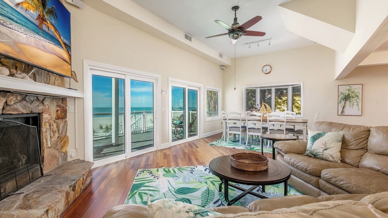 Photo of Livingroom in Sunset Beach