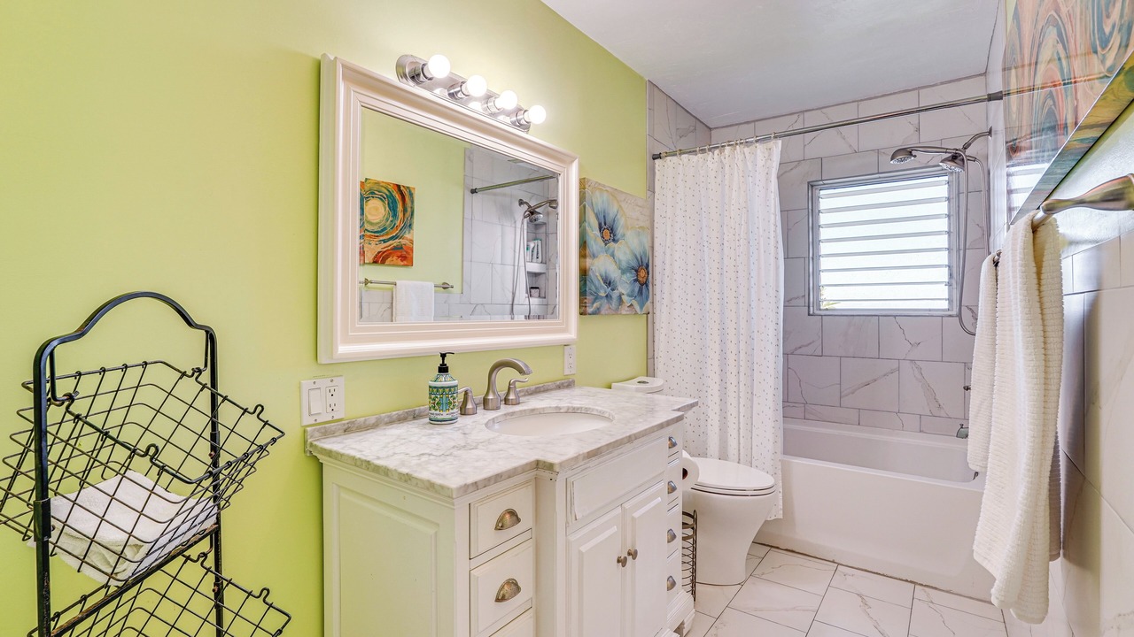 Photo of Bathroom in Kahaluu-Keauhou