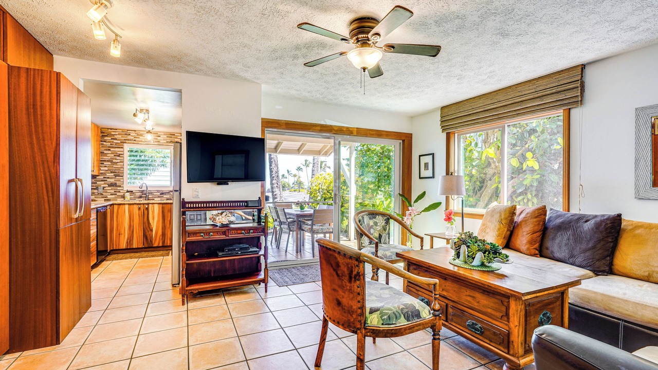 Photo of Livingroom in Kahaluu-Keauhou