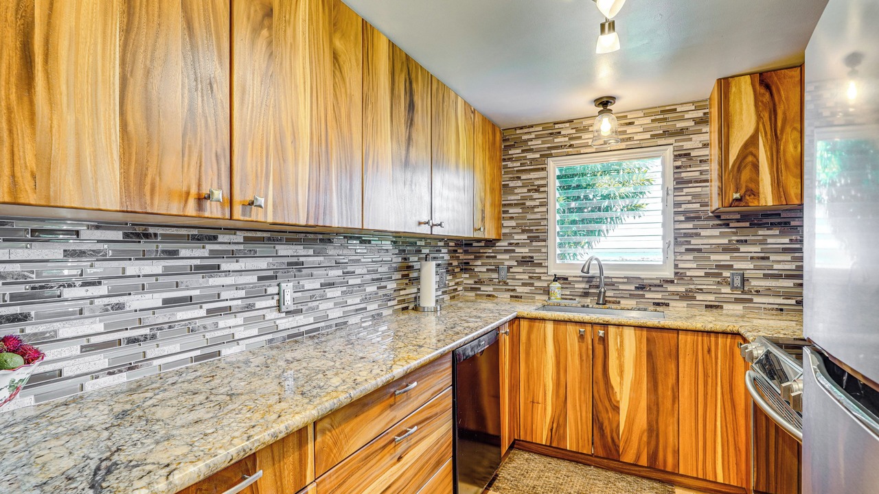 Photo of Kitchen in Kahaluu-Keauhou