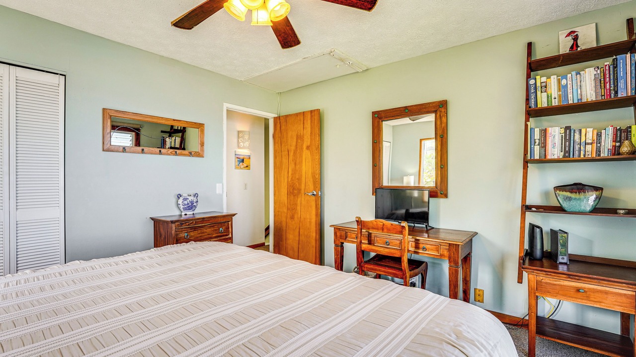 Photo of Bedroom in Kahaluu-Keauhou