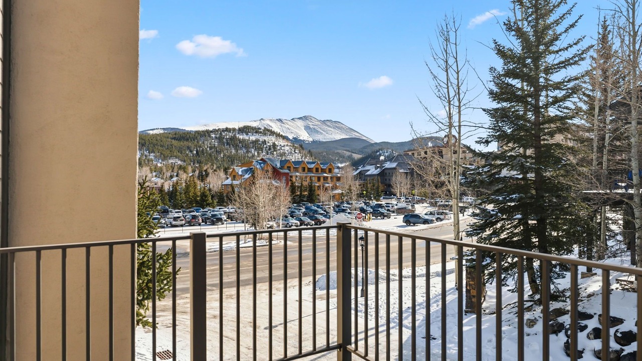Photo of Patio Balcony in Peak 9