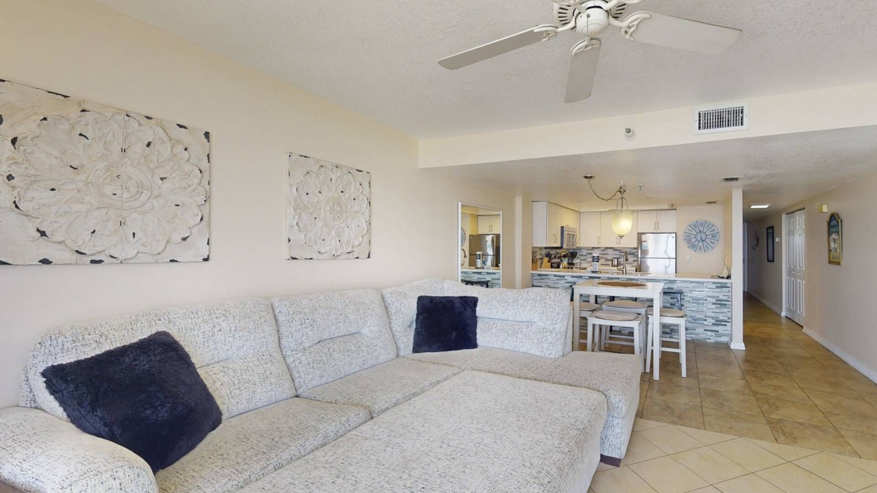 Photo of Livingroom in Madeira Beach