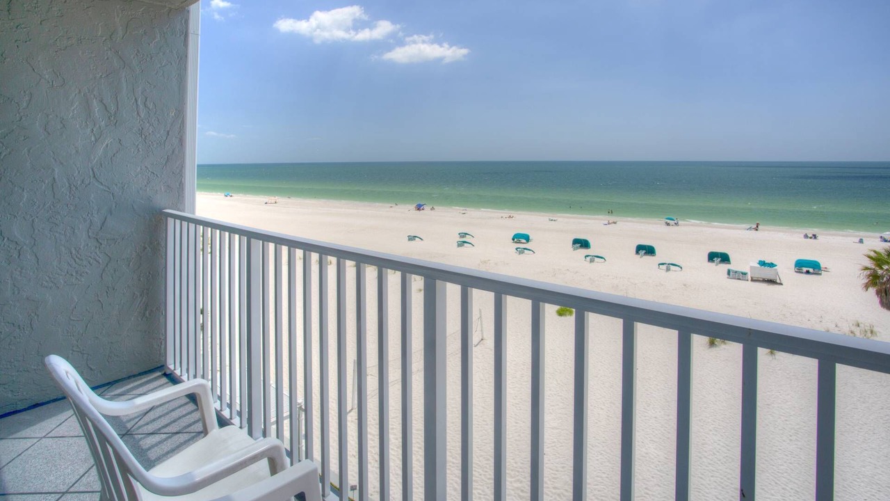 Photo of Patio Balcony in Treasure Island