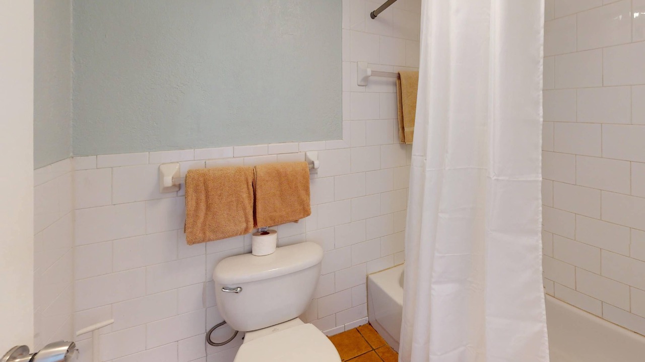 Photo of Bathroom in Treasure Island