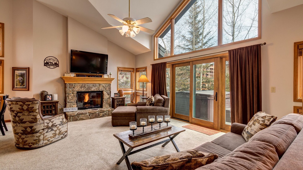 Photo of Bedroom in Peak 9