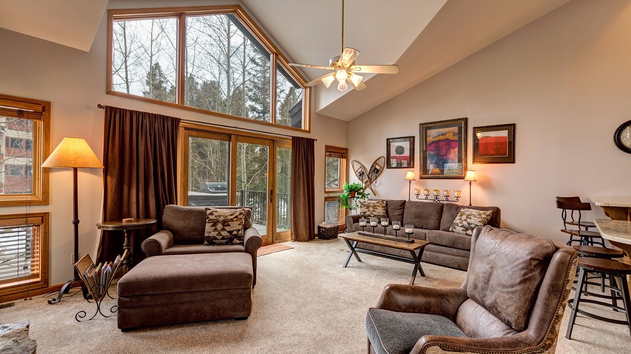 Photo of Bedroom in Peak 9