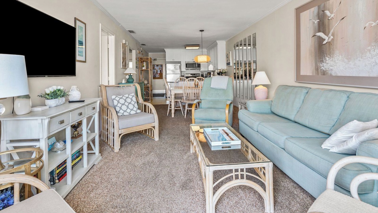 Photo of Livingroom in Ocean Drive
